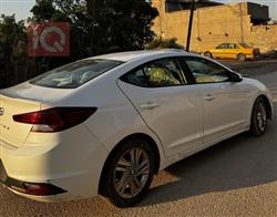 هیۆندای ئەلەنترا